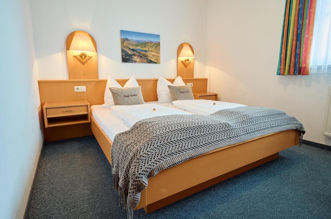 Alpendorf Hotel Stern Санкт Йохан им Понгау Екстериор снимка