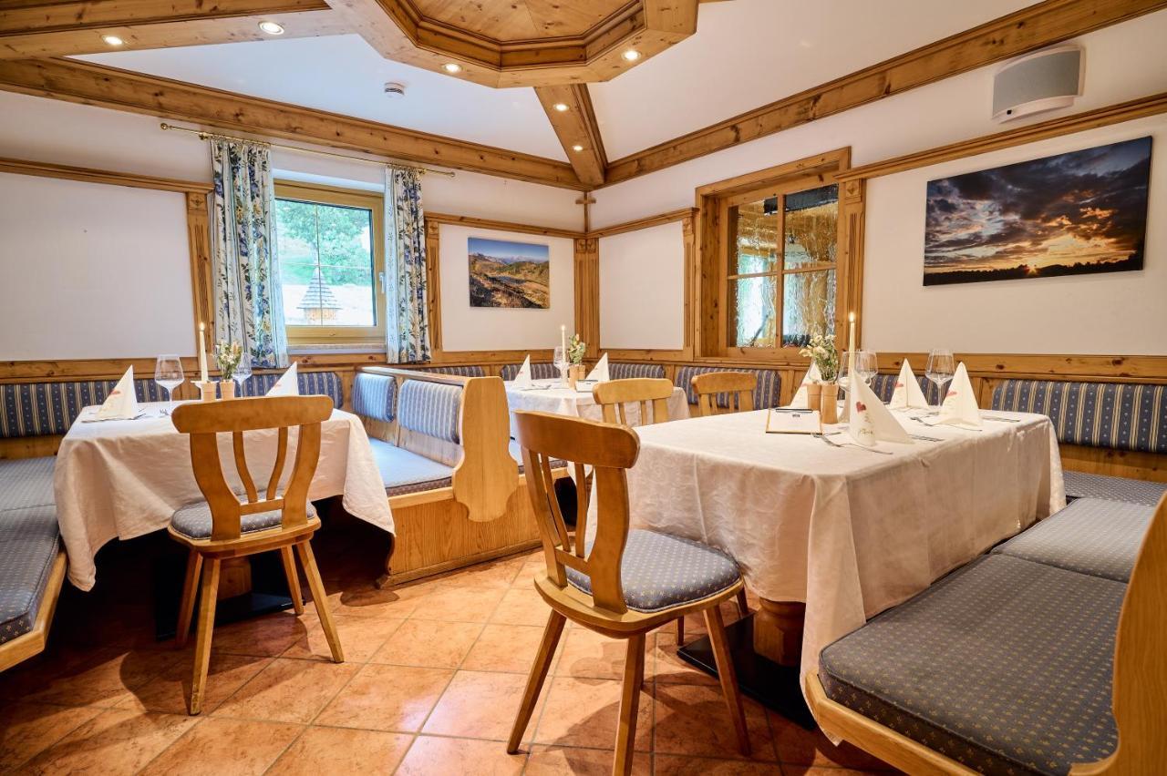 Alpendorf Hotel Stern Санкт Йохан им Понгау Екстериор снимка