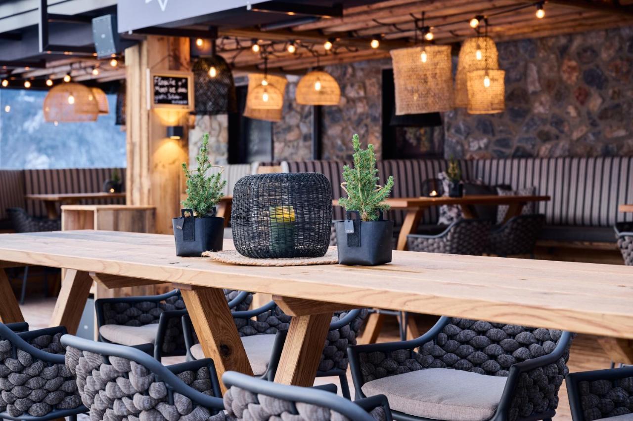 Alpendorf Hotel Stern Санкт Йохан им Понгау Екстериор снимка