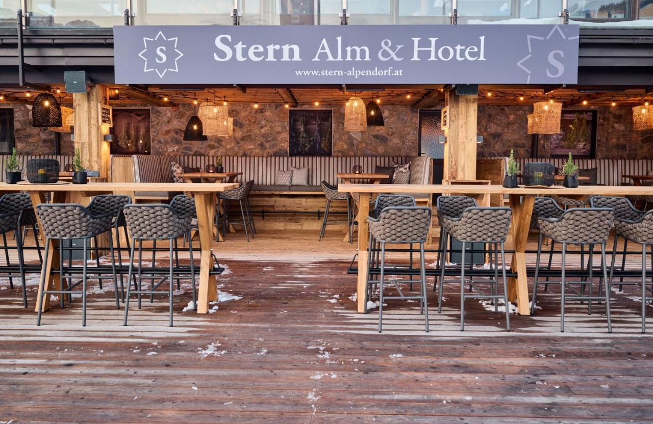 Alpendorf Hotel Stern Санкт Йохан им Понгау Екстериор снимка
